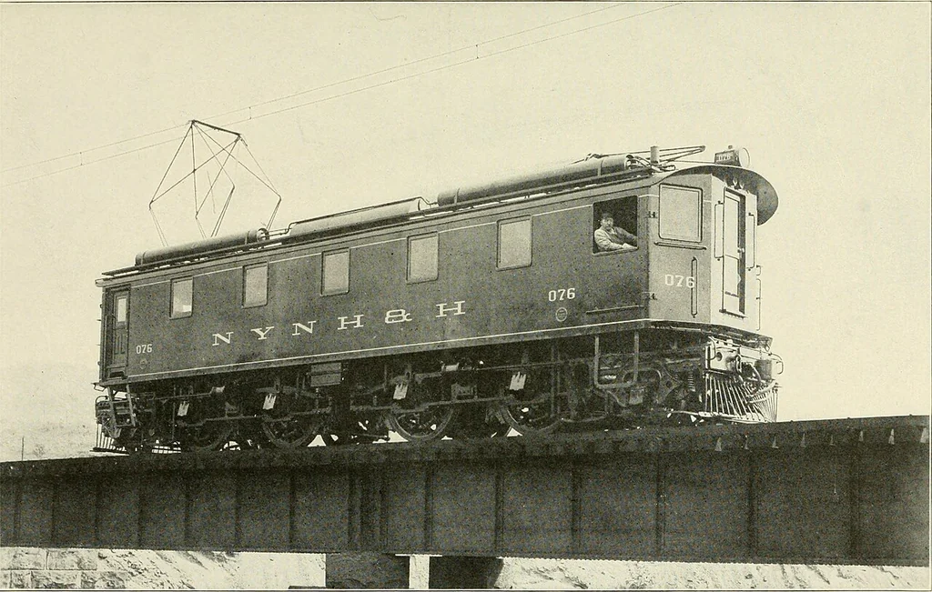 An illustration from Cyclopedia of applied electricity : a general reference work on direct-current generators and motors, storage batteries, electrochemistry, welding, electric wiring, meters, electric lighting, electric railways, power stations, switchboards, power transmission, alternating-current machinery, telegraphy, etc., 1916, leaf 252