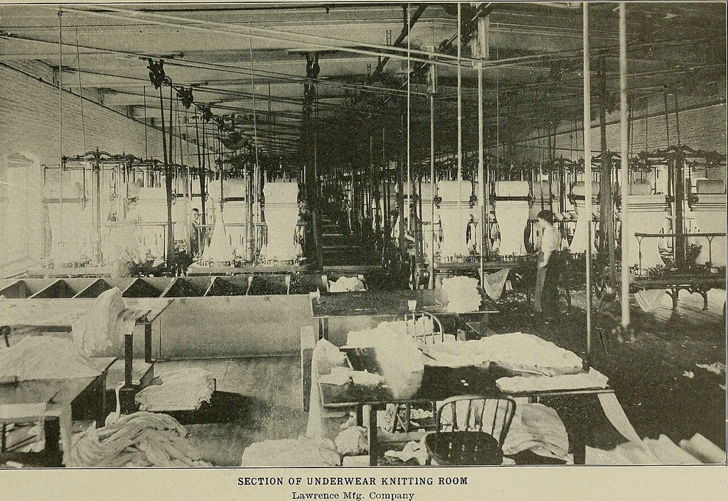 An illustration from Cyclopedia of textile work : a general reference library on cotton, woolen and worsted yarn manufacture, weaving, designing, chemistry and dyeing, finishing, knitting, and allied subjects, 1911, leaf 72