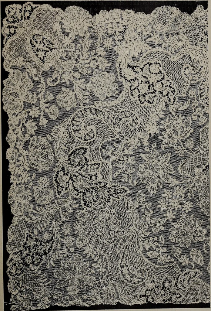 An illustration from Histoire du tissu ancien à l'exposition de l'Union centrale des arts décoratifs, 1883, leaf 81
