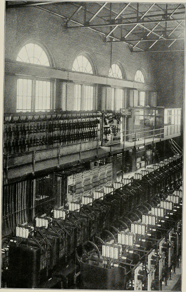 An illustration from Cyclopedia of applied electricity : a general reference work on direct-current generators and motors, storage batteries, electrochemistry, welding, electric wiring, meters, electric lighting, electric railways, power stations, switchboards, power transmission, alternating-current machinery, telegraphy, etc., 1916, leaf 388