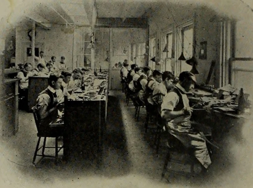 An illustration from 1905 catalogue : the gold and silversmiths, 1905, leaf 5