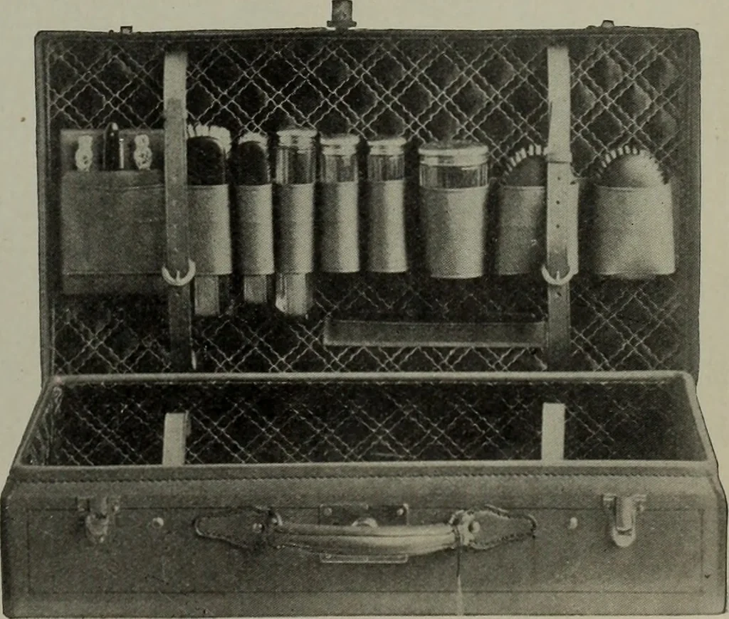 An illustration from 1905 catalogue : the gold and silversmiths, 1905, leaf 62