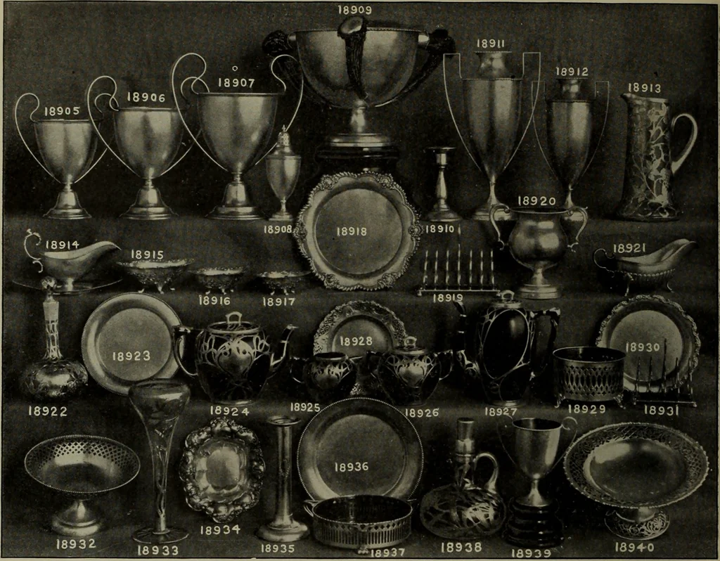 An illustration from 1905 catalogue : the gold and silversmiths, 1905, leaf 83