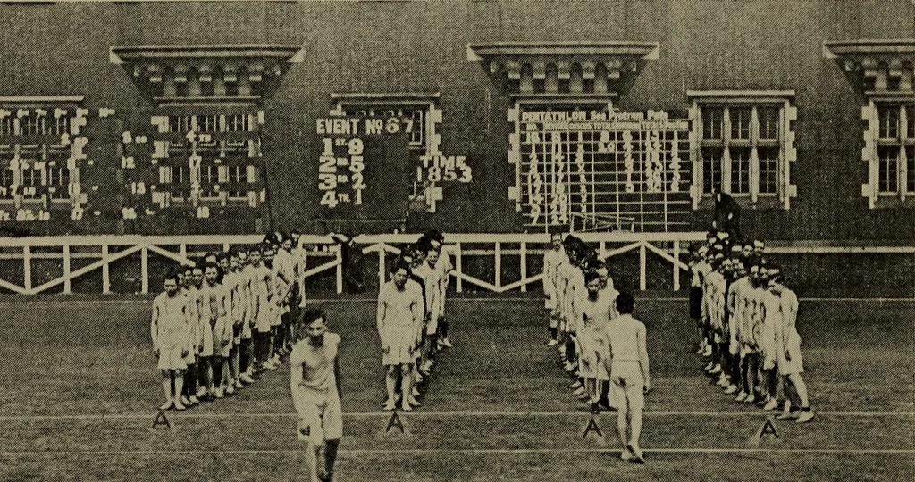 An illustration from 325 group contests for the army, navy, and school, 1918, leaf 17