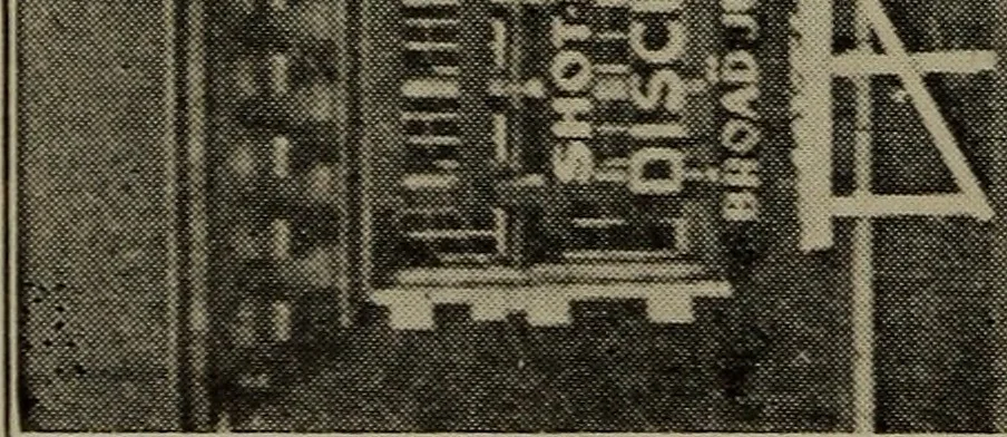 An illustration from 325 group contests for the army, navy, and school, 1918, leaf 17