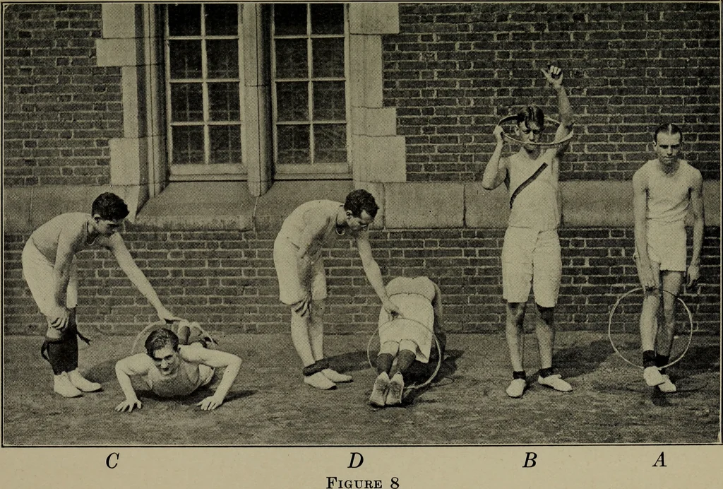 An illustration from 325 group contests for the army, navy, and school, 1918, leaf 34