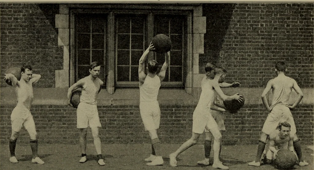 An illustration from 325 group contests for the army, navy, and school, 1918, leaf 41