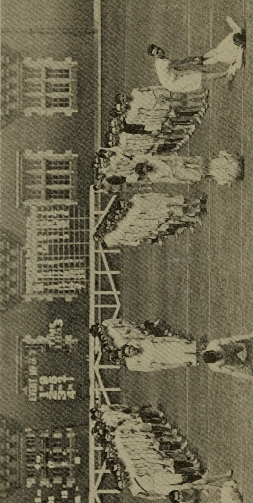 An illustration from 325 group contests for the army, navy, and school, 1918, leaf 43