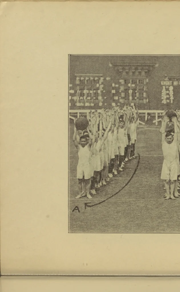 An illustration from 325 group contests for the army, navy, and school, 1918, leaf 55
