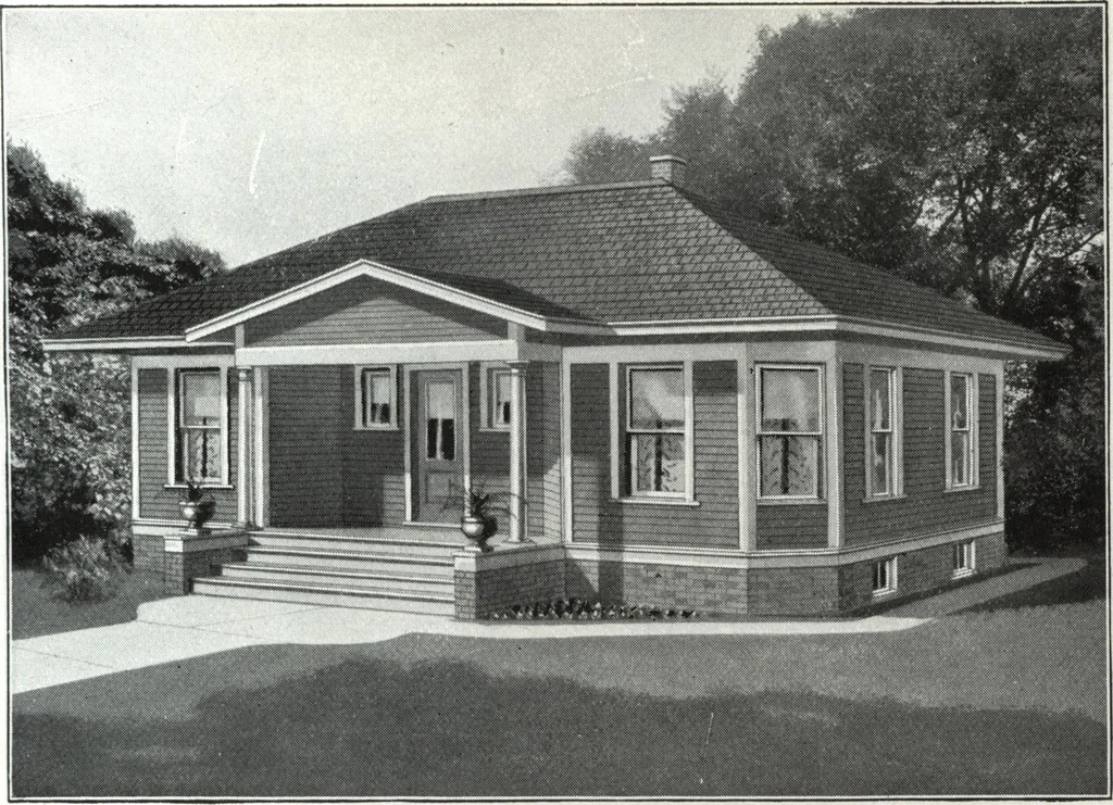 An illustration from A plan book of Harris homes., 1918, leaf 32