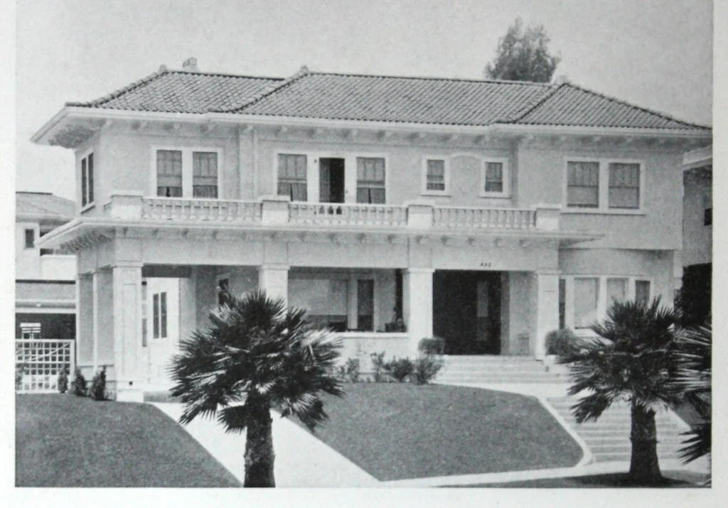 An illustration from Bay State waterproofings., 1925, leaf 13