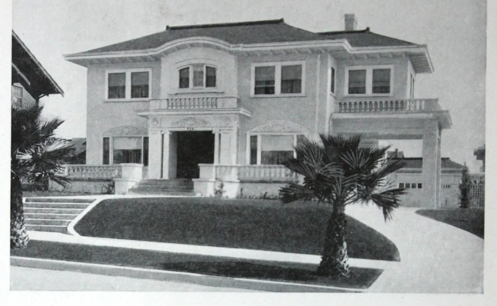 An illustration from Bay State waterproofings., 1925, leaf 17