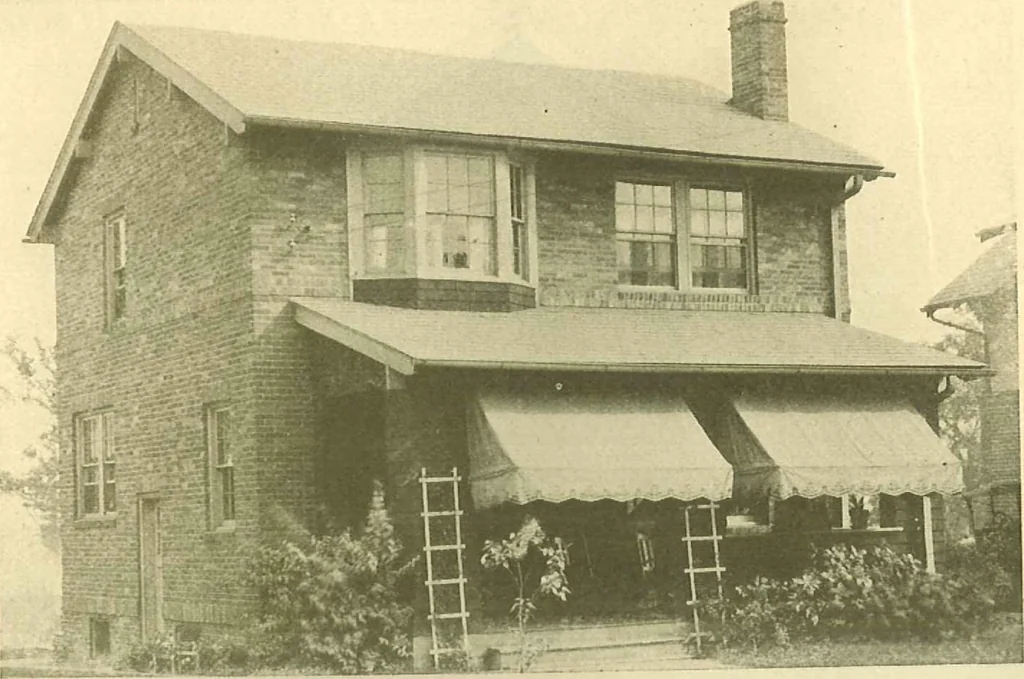 An illustration from Brick homes, 1922, leaf 29