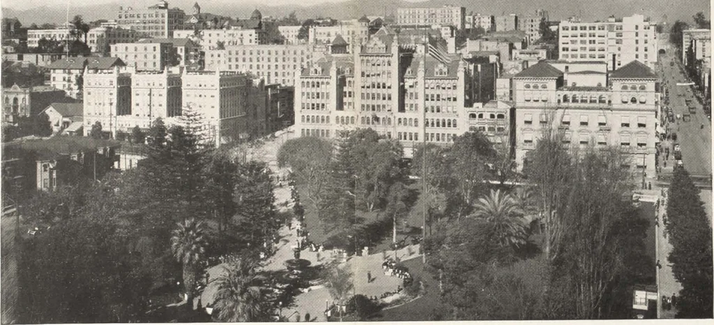 An illustration from How to See California and its Expositions in 1915, 1515, leaf 8