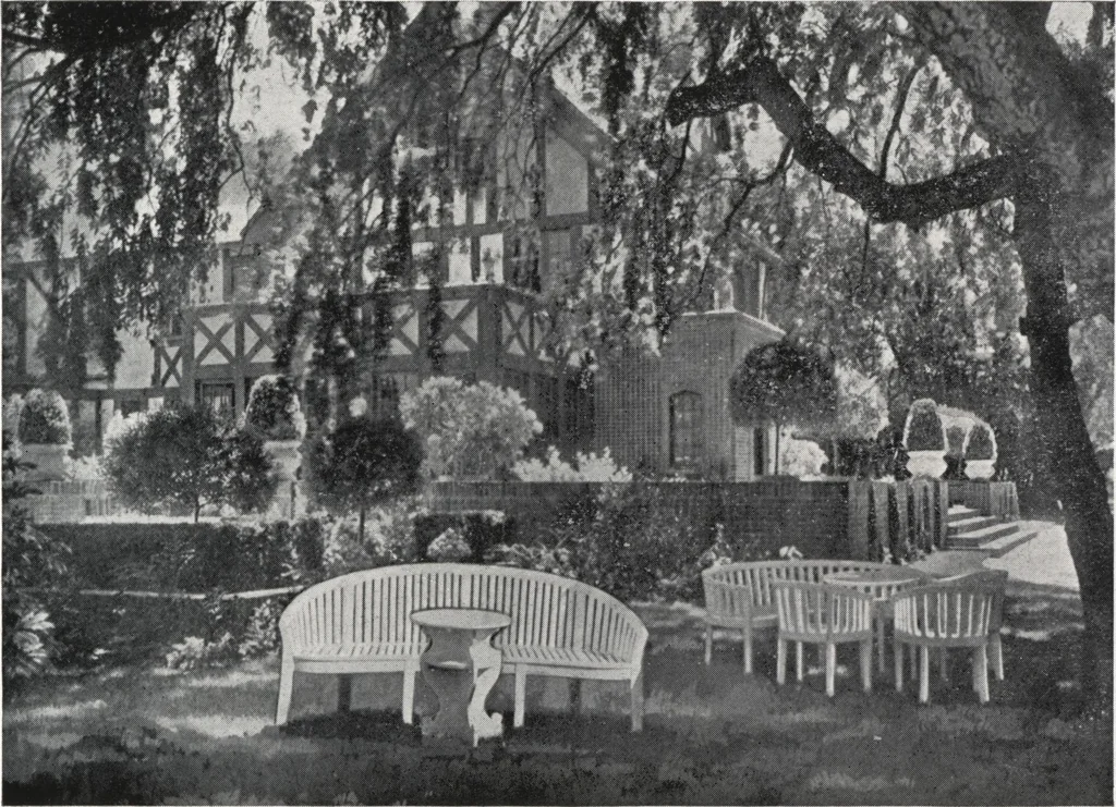 An illustration from Catalog of garden furniture, arbors, pergolas, gateways, trellises, fences, etc., 1920, leaf 40