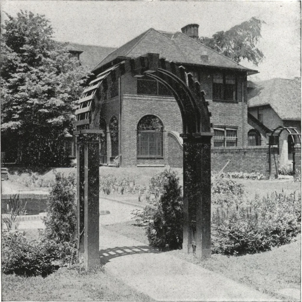 An illustration from Catalog of garden furniture, arbors, pergolas, gateways, trellises, fences, etc., 1920, leaf 47
