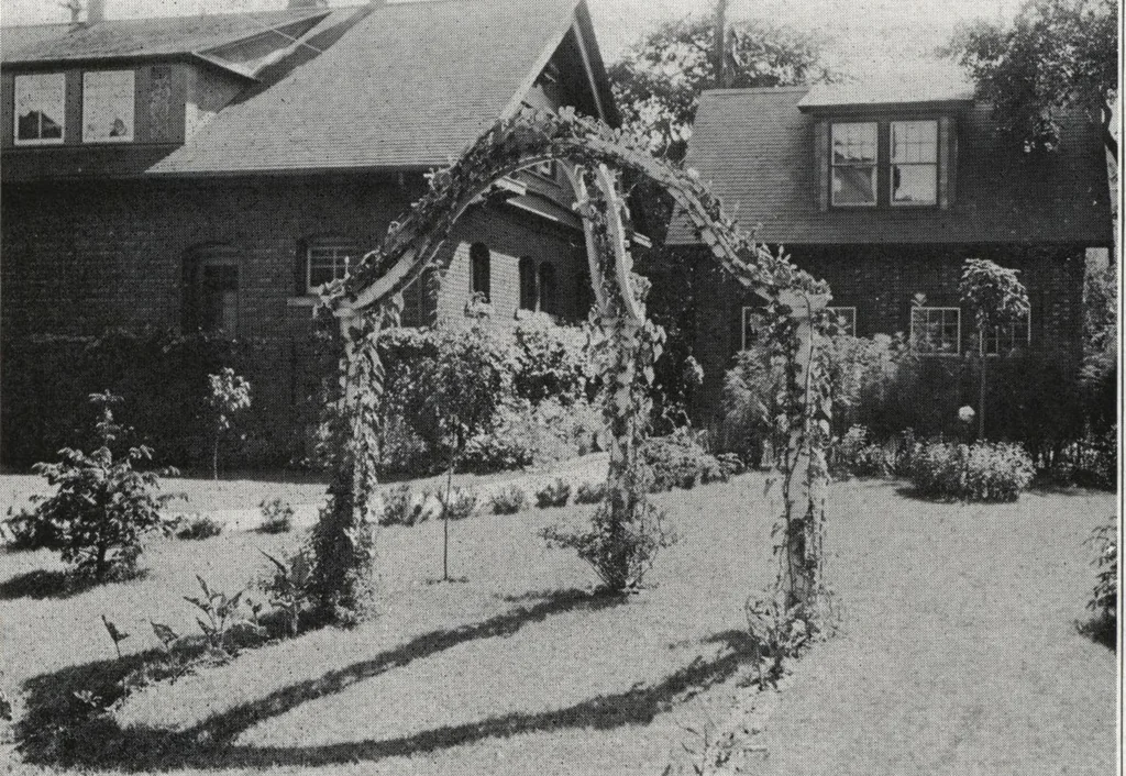 An illustration from Catalog of garden furniture, arbors, pergolas, gateways, trellises, fences, etc., 1920, leaf 52