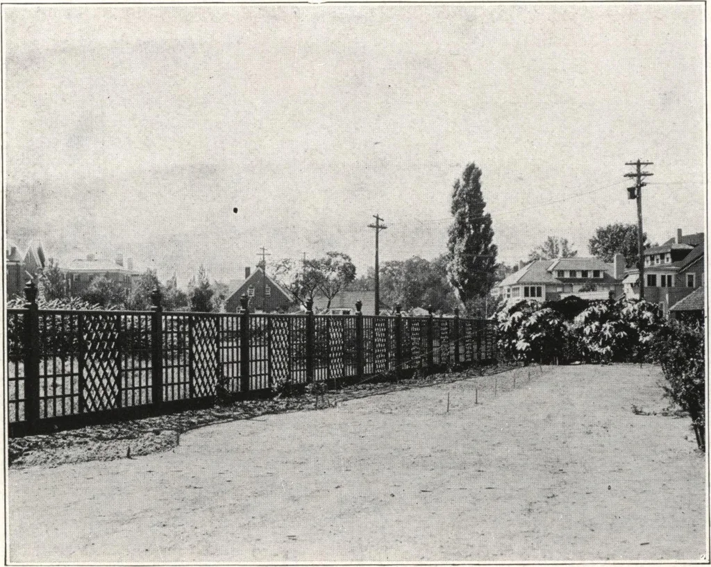An illustration from Catalog of garden furniture, arbors, pergolas, gateways, trellises, fences, etc., 1920, leaf 84