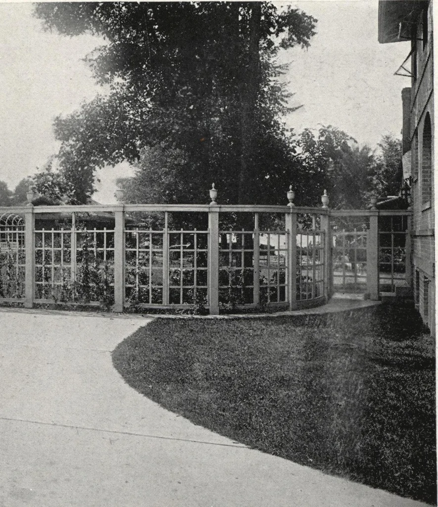 An illustration from Catalog of garden furniture, arbors, pergolas, gateways, trellises, fences, etc., 1920, leaf 88