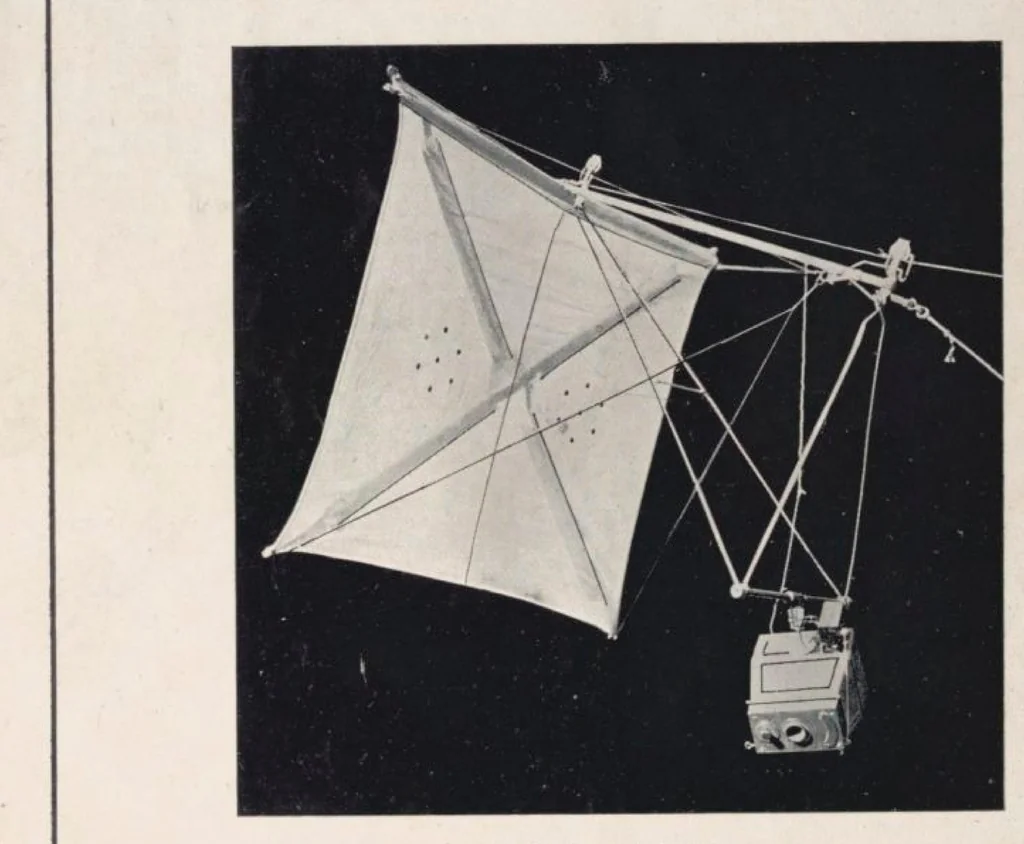 An illustration from Cerfs Volants Militaires Scientifiques Et Sportifs Catalogue Aug C, 1911, leaf 19