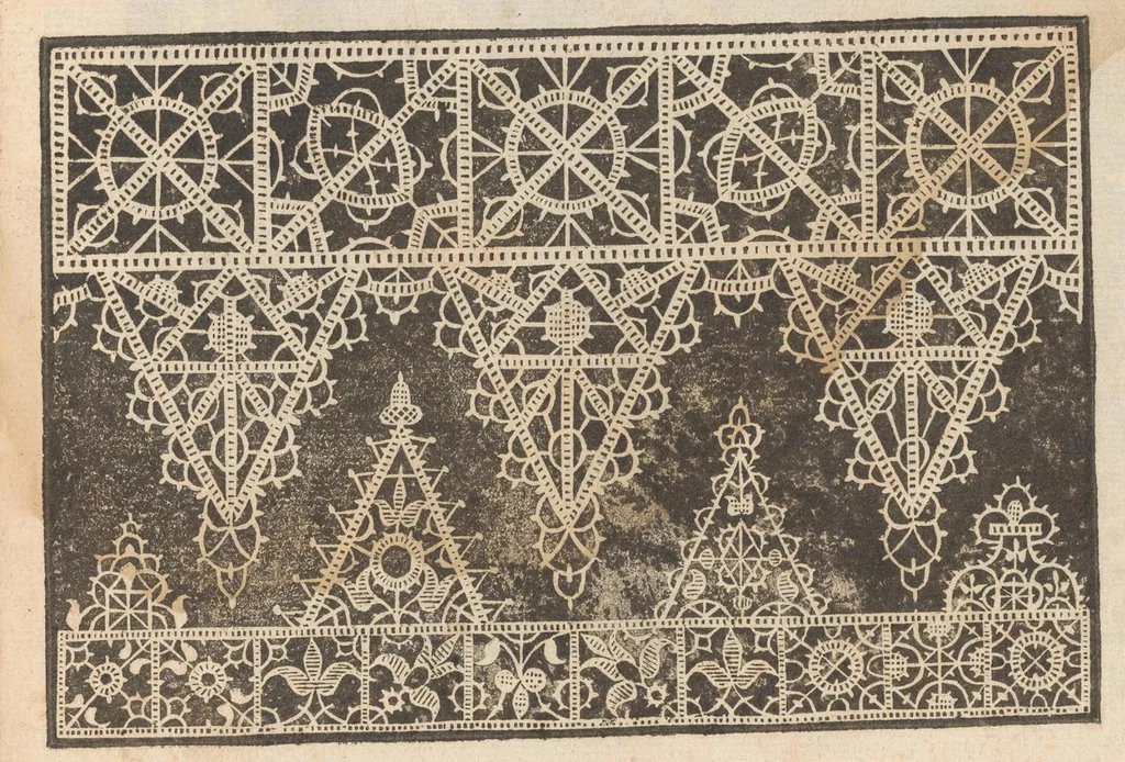 An illustration from Prima parte de' fiori, disegni di varie sorti di ricami moderni, 1591, leaf 5