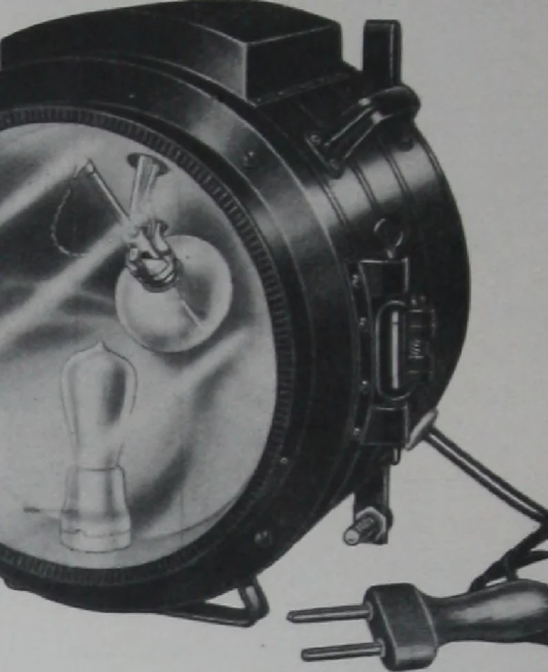 An illustration from Crouse-Hinds imperial arc headlights and imperial incandescent headlights., 1916, leaf 31
