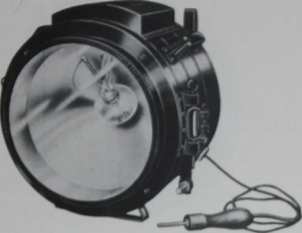 An illustration from Crouse-Hinds imperial arc headlights and imperial incandescent headlights., 1916, leaf 32