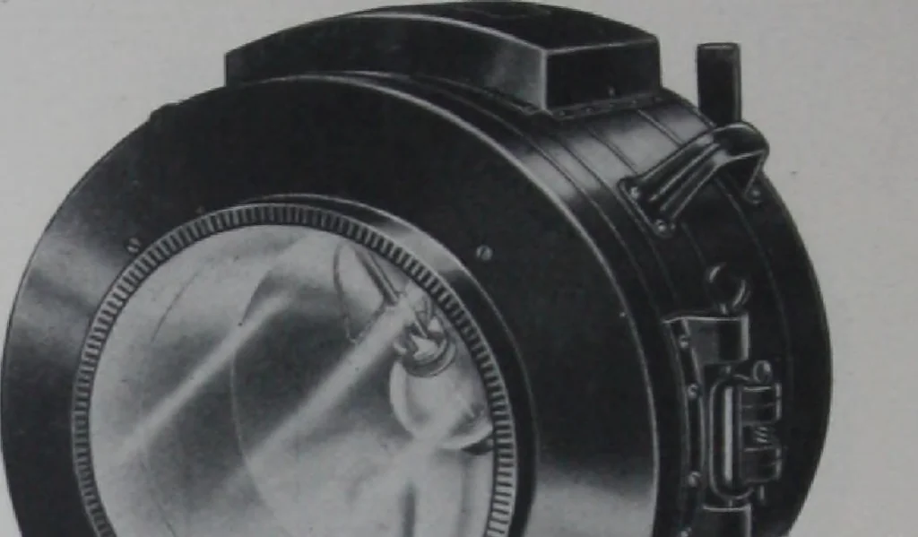 An illustration from Crouse-Hinds imperial arc headlights and imperial incandescent headlights., 1916, leaf 33