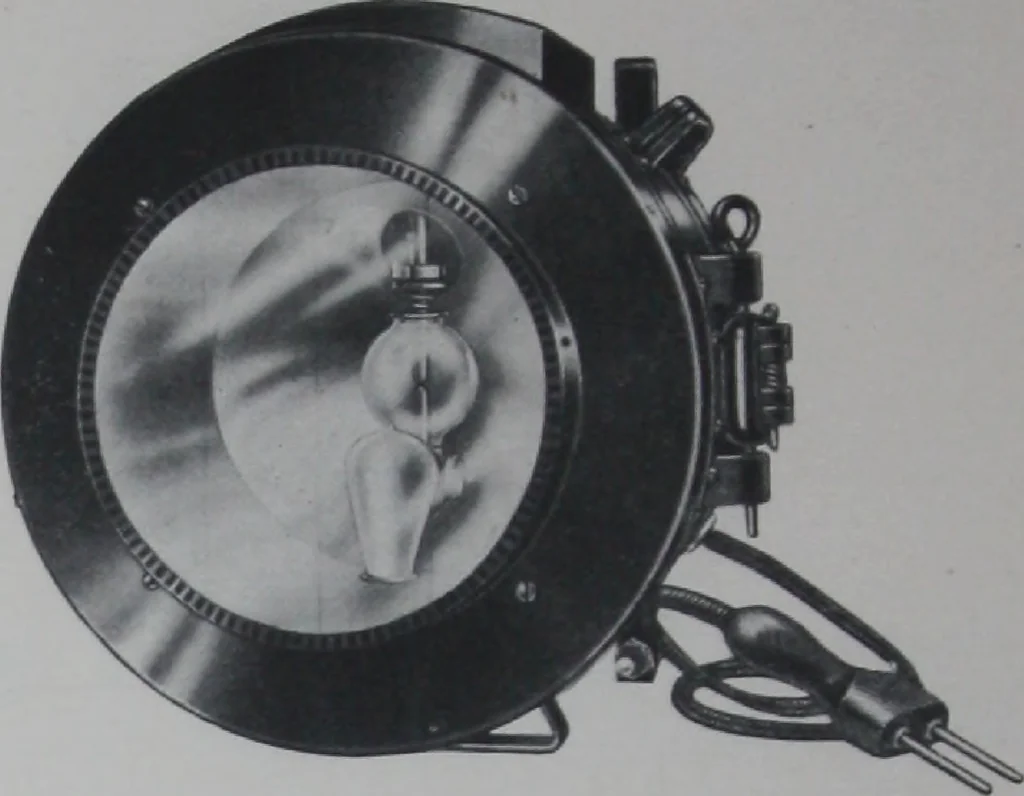 An illustration from Crouse-Hinds imperial arc headlights and imperial incandescent headlights., 1916, leaf 37