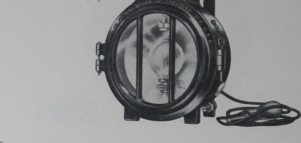 An illustration from Crouse-Hinds imperial arc headlights and imperial incandescent headlights., 1916, leaf 41