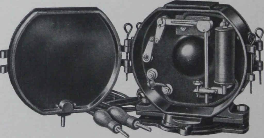 An illustration from Crouse-Hinds imperial arc headlights and imperial incandescent headlights., 1916, leaf 51
