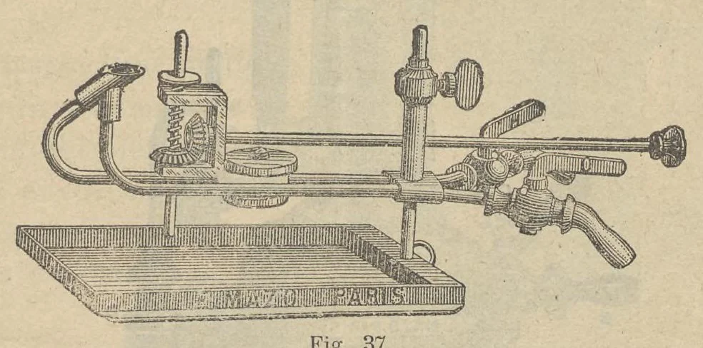 An illustration from E. Mazo Catalogue No 11. Fabrique d'appareils de projection, tableaux mécanisés, 1898, leaf 14