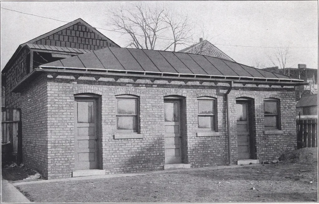 An illustration from Modern building ideas and plans, 1913, leaf 13