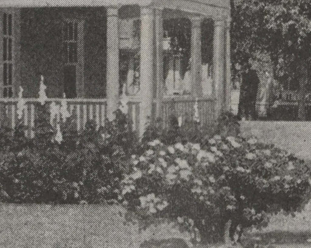 An illustration from Gordon-Van Tine homes, 1921, leaf 27