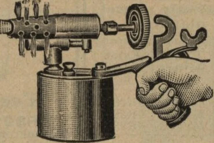 An illustration from Hardware, 1919, leaf 70