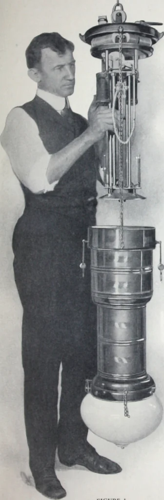 An illustration from Helios direct current flaming arc lamps ..., 1910, leaf 6