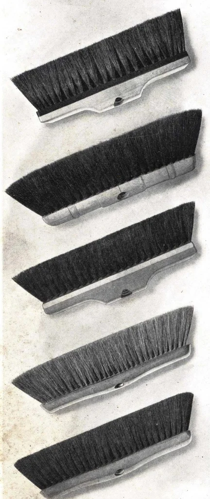 An illustration from Horseshoe Brand Brushes, 1924, leaf 33