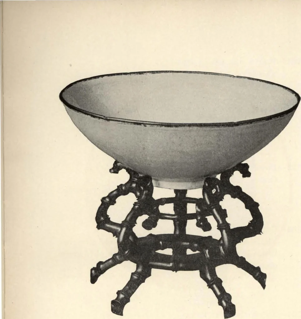 An illustration from Illustrated catalogue of antique Chinese bronzes, porcelains, pottery, tomb jades and rare old Chinese paintings belonging to the well-known connoisseur Dr. John C. Ferguson, 1916, leaf 43