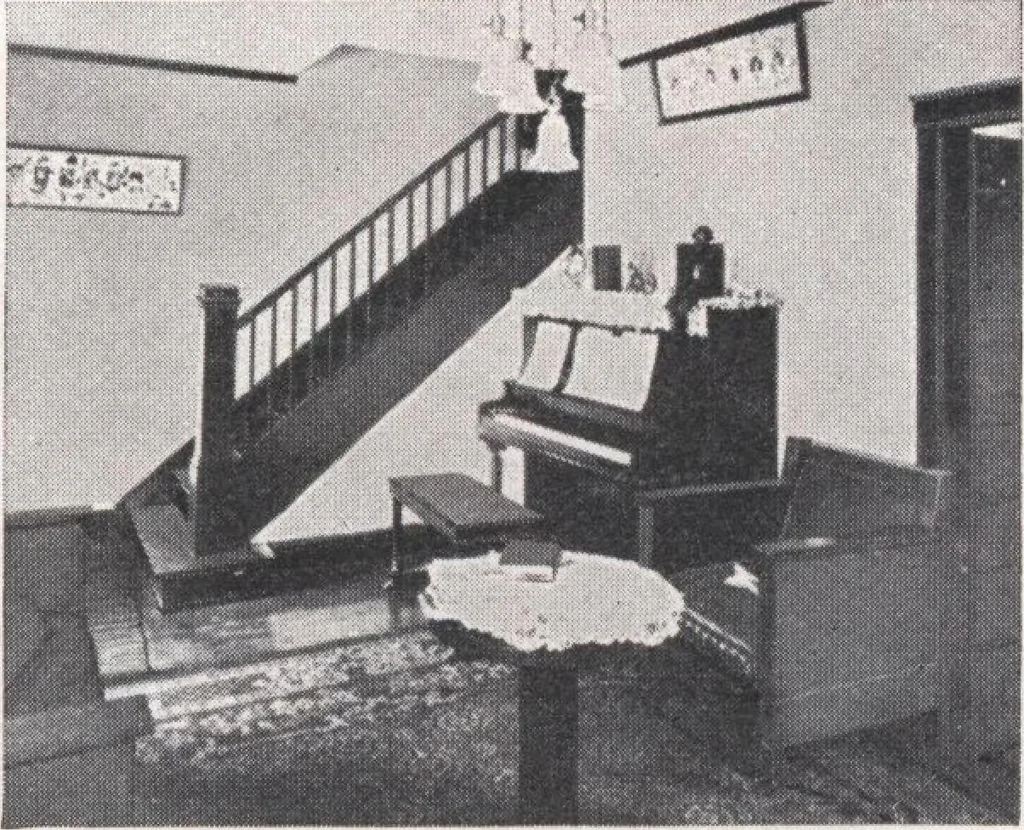 An illustration from Sterling homes, catalog no. 17, 1920, leaf 30