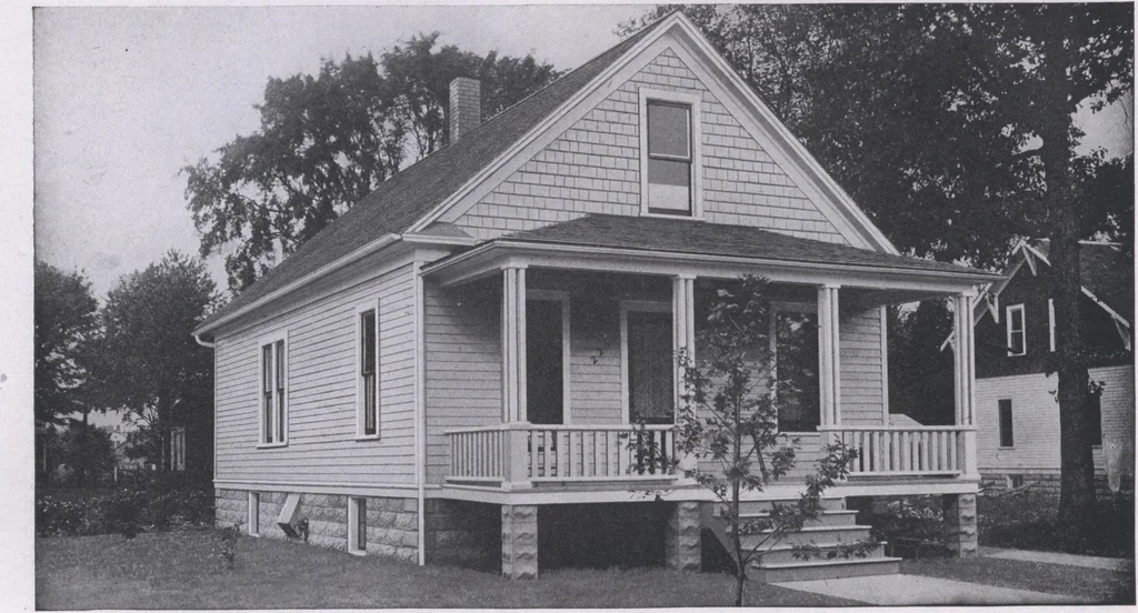 An illustration from The famous fifty and other favorite homes, 1916, leaf 95