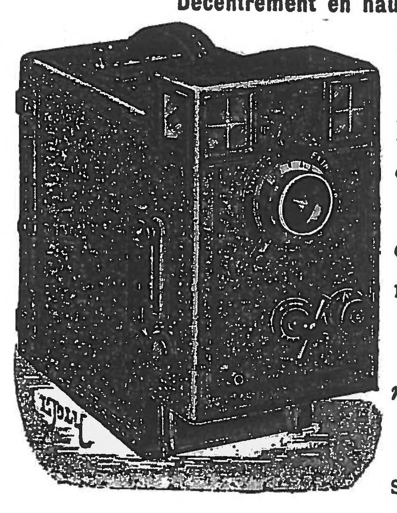 An illustration from Appareils et Fournitures générales pour la Photographie, 1890, leaf 15