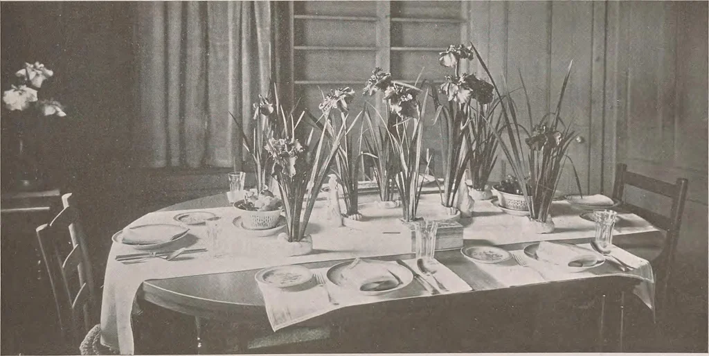 An illustration from Keramic studio, 1899, leaf 228