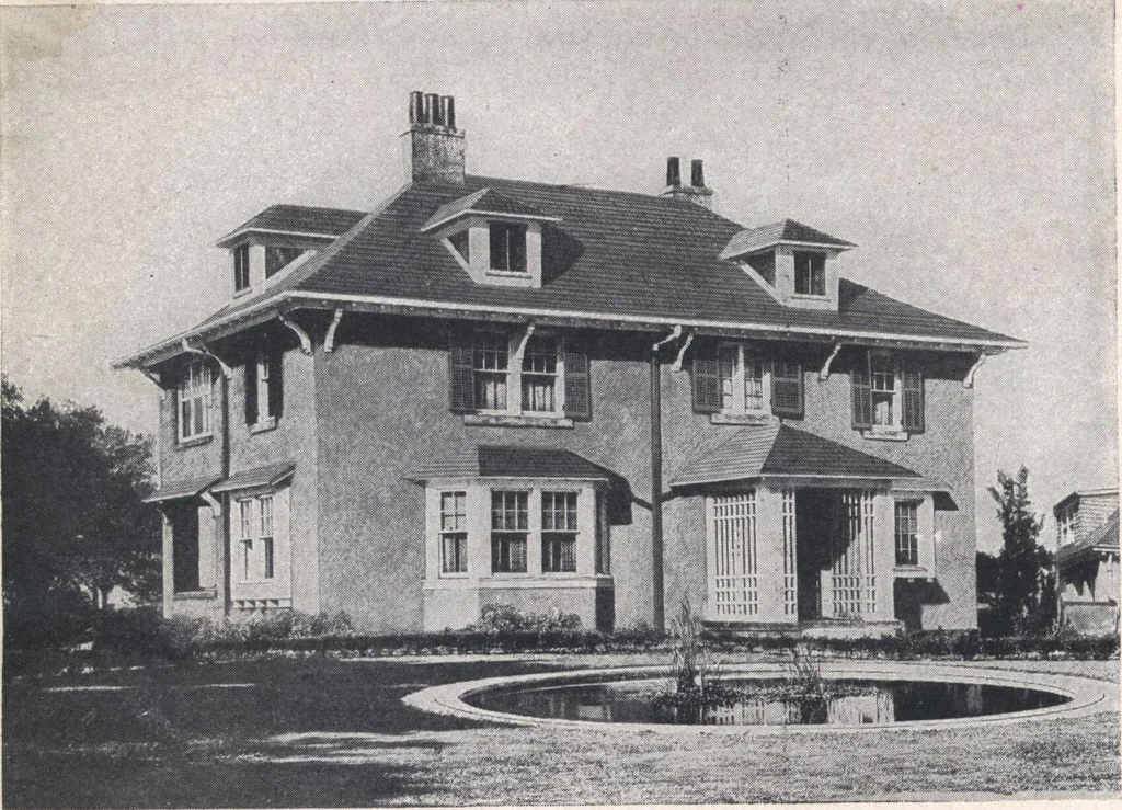 An illustration from Book A-7 of one hundred homes, 1917, leaf 105