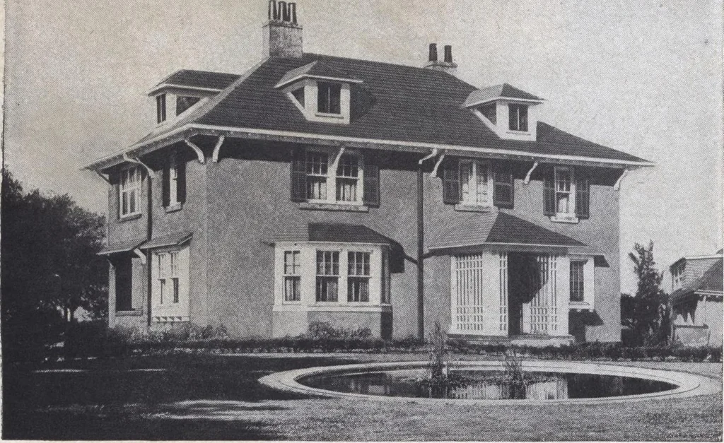 An illustration from Book A-6 of one hundred homes, 1915, leaf 105