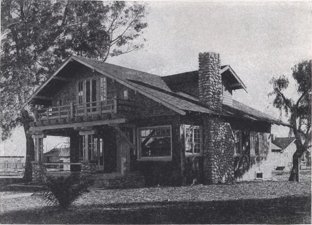 An illustration from Book A-6 of one hundred homes, 1915, leaf 85