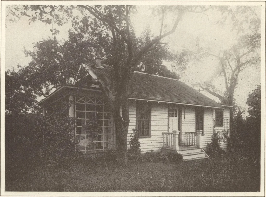 An illustration from Lewis homes: homes of character, 1922, leaf 127