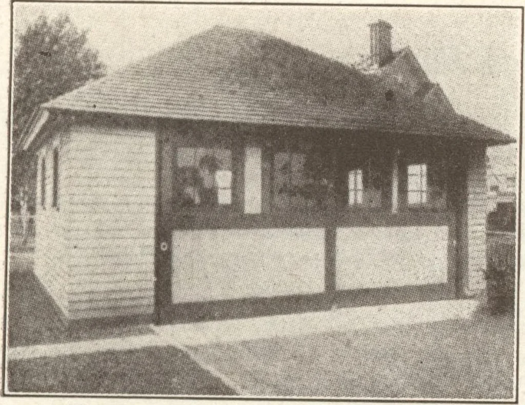 An illustration from Lewis homes: homes of character, 1922, leaf 140