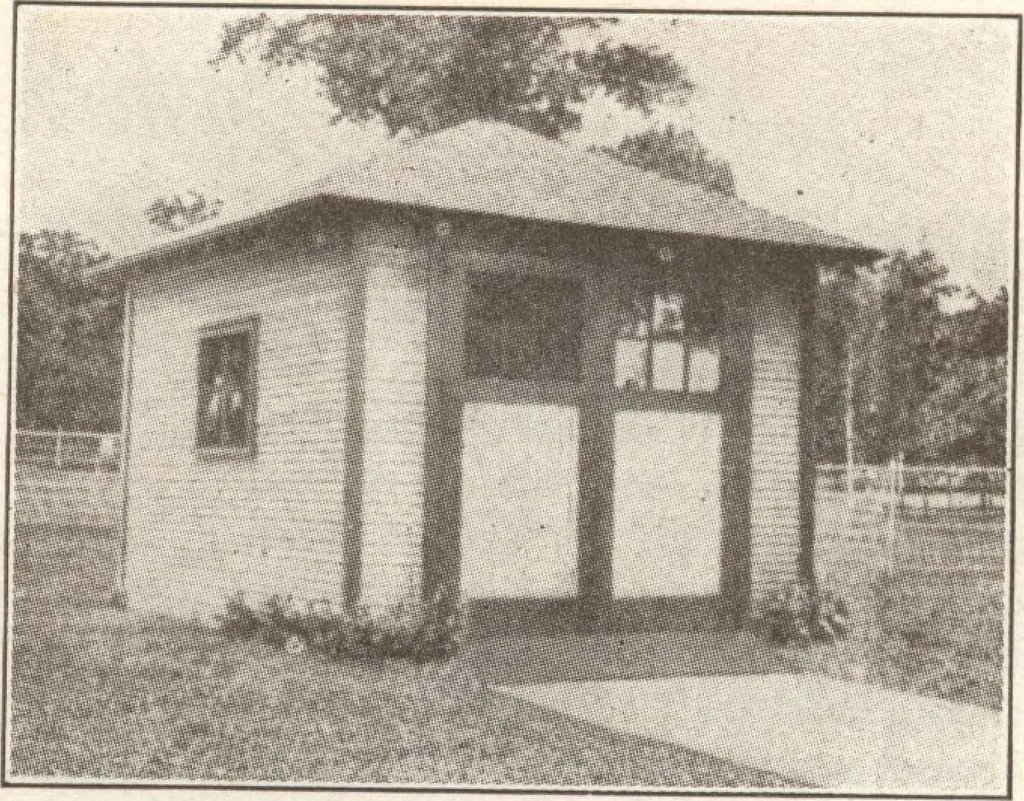 An illustration from Lewis homes: homes of character, 1922, leaf 140