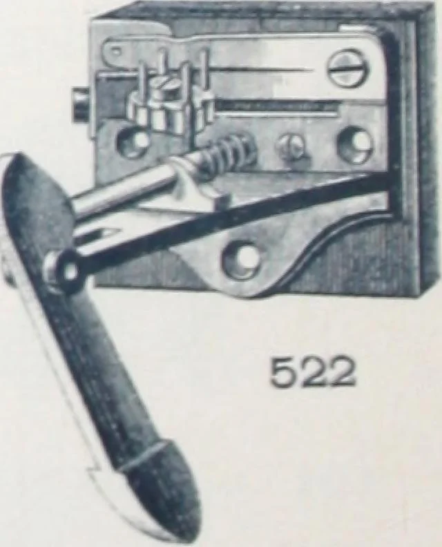 An illustration from Manufacture de lampes A incandescence & d'appareillage general pour l'electricite La Frana§aise., 1900, leaf 19