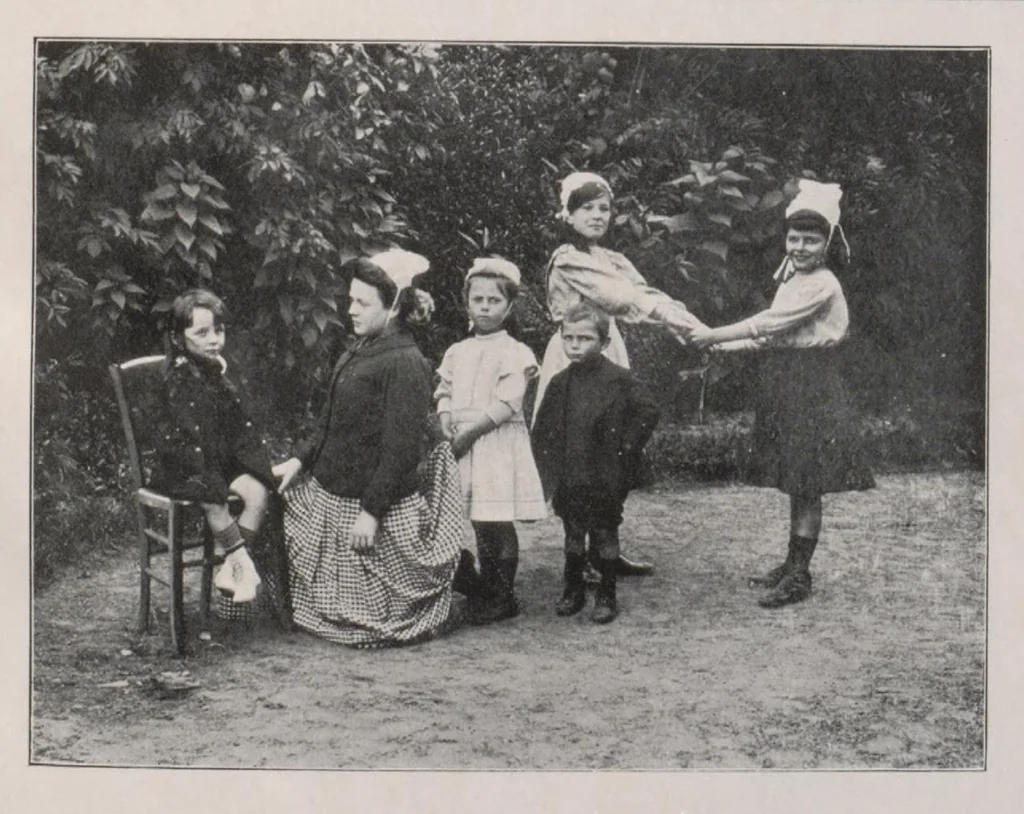 An illustration from Breton singing games, 1910, leaf 6